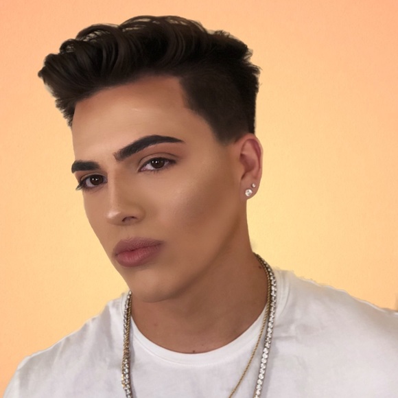 Meet your Posher, Cameron - Picture 1 of 1